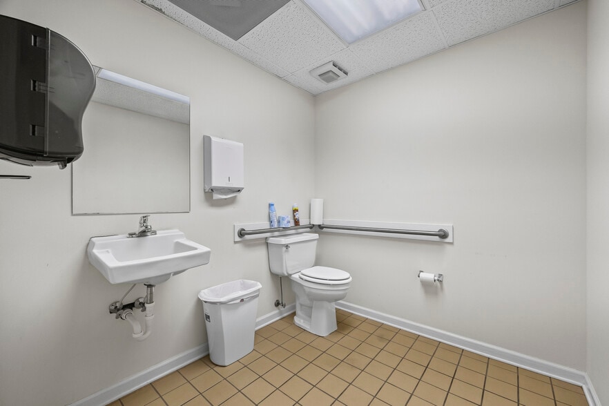More Photos Of 405 Gaines School Rd, Athens Office Residential For Sale