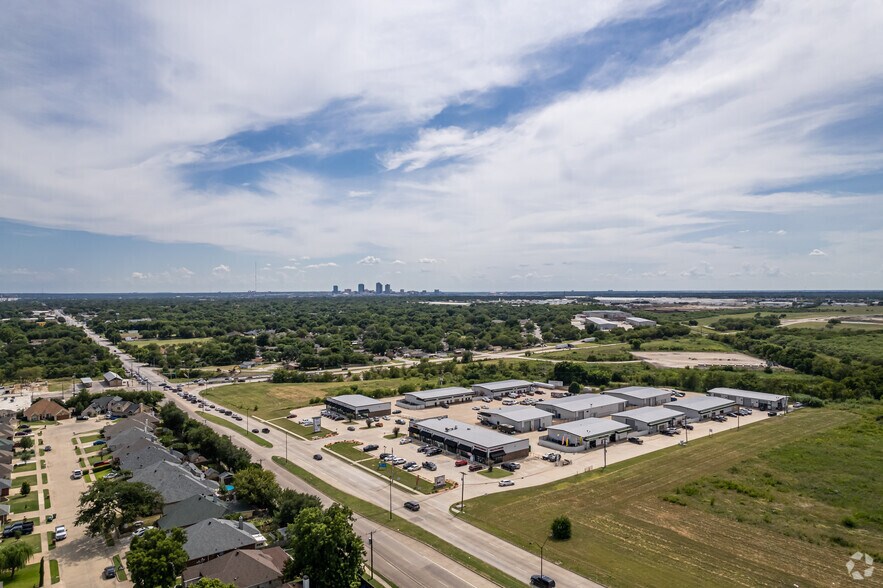 More Photos Of 3649-3661 N Beach St, Fort Worth Unknown For Lease