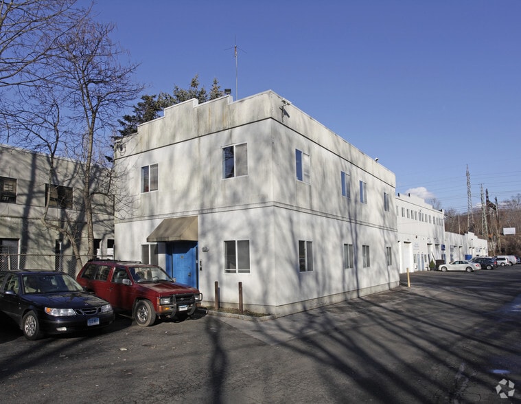 More Photos Of 130 Lenox Ave, Stamford Warehouse For Sale