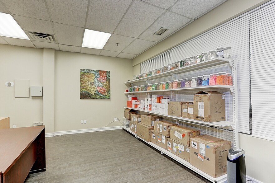 More Photos Of 570 Hood Rd W, Markham Service For Sale