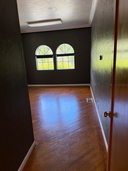 More Photos Of 2995 Woodside Rd, Woodside Medical For Lease