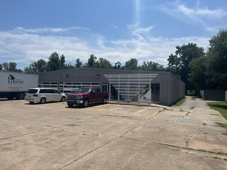 Primary Photo Of 3314 SE 15th St, Oklahoma City Auto Repair For Sale