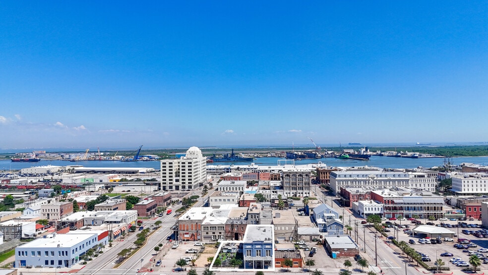 More Photos Of 2416 Post Office St, Galveston Storefront Retail Residential For Sale