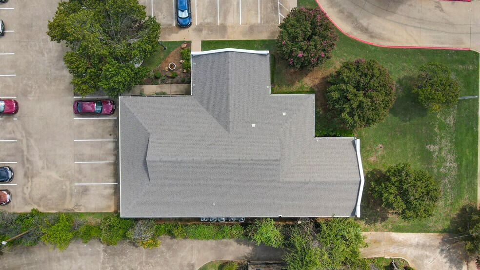 More Photos Of 1309 W Abram St, Arlington Office For Lease