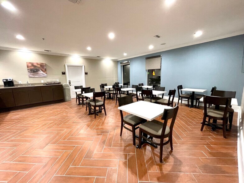 More Photos Of 4577 E Highway 20, Niceville Hotel For Sale