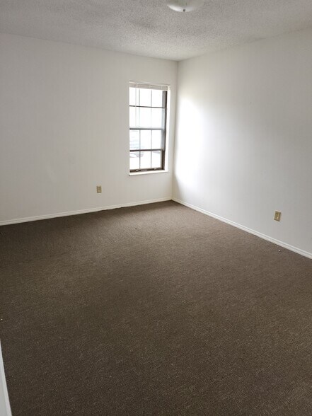 More Photos Of 405 River Rd, Redfield Apartments For Sale