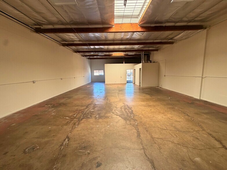 More Photos Of 1218-1240 S Lyon St, Santa Ana Manufacturing For Lease