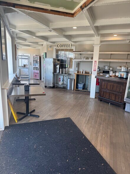 More Photos Of 503 Lake Ave, Saint James Freestanding For Sale