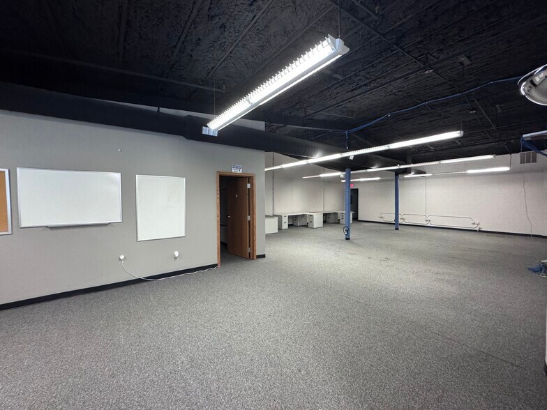 More Photos Of 510 N Pearl St, Macomb Industrial For Sale