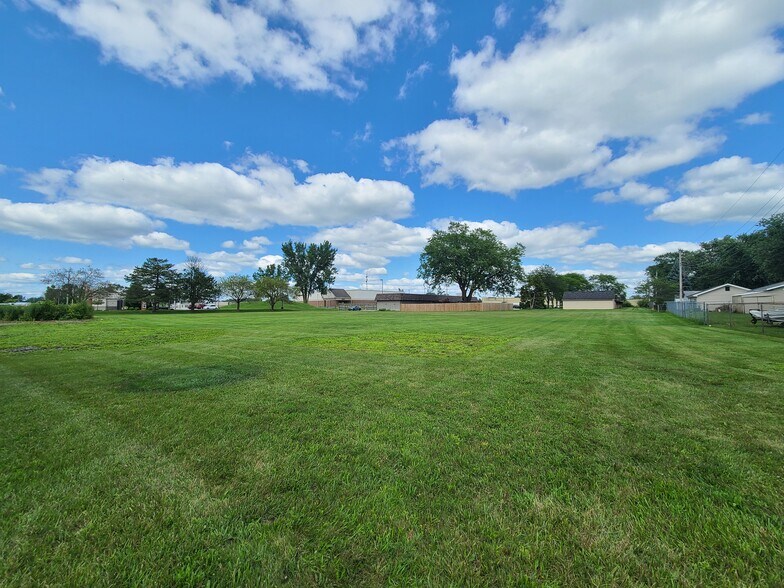More Photos Of 932 W Brookwood Ct, New Haven Land For Sale