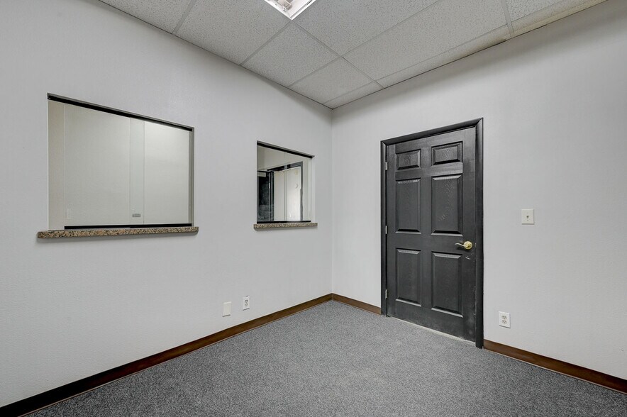 More Photos Of 2951 Westwood Dr, Las Vegas Distribution For Lease