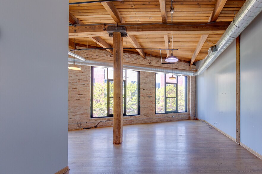 More Photos Of 1000 N Halsted St, Chicago Loft Creative Space For Lease
