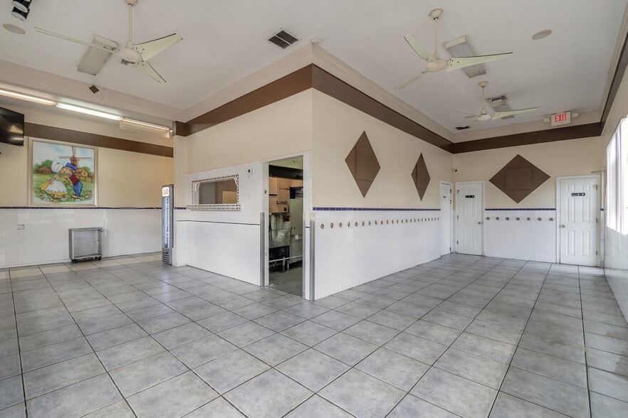 More Photos Of 4989 S Ridgewood Ave, Port Orange Restaurant For Sale