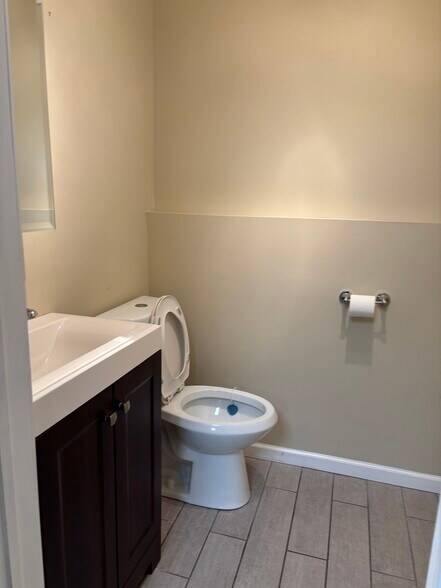 More Photos Of 13-15 Henry Ave, Feasterville Trevose Unknown For Lease