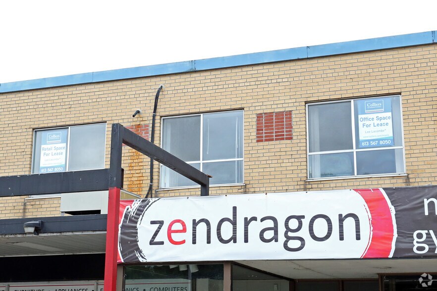 More Photos Of 18-49 Chambers St, Smiths Falls General Retail For Lease