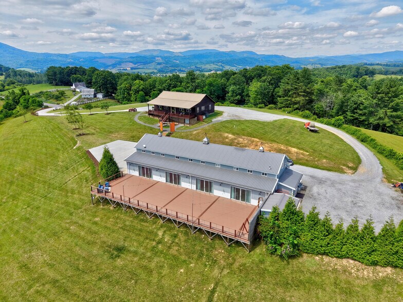 More Photos Of 639 Wagon Wheel Rd, Elk Creek Lodge Meeting Hall For Sale