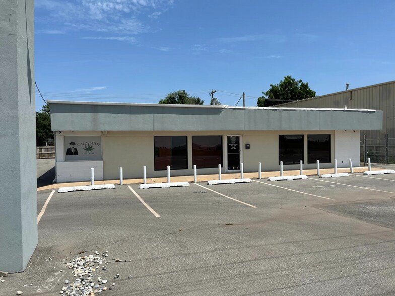 More Photos Of 5310 N Rockwell Ave, Bethany Industrial For Sale