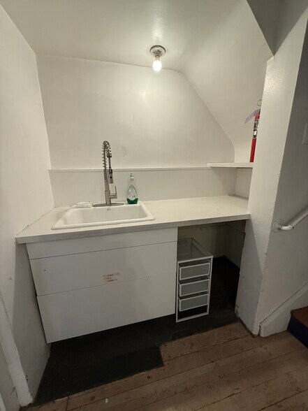 More Photos Of 911 Valencia St, San Francisco Apartments For Lease