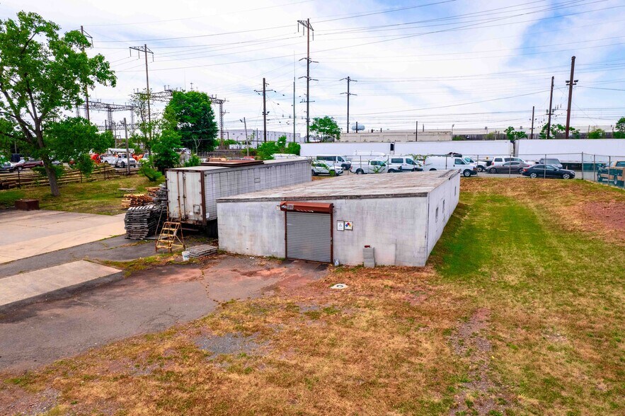 More Photos Of 569 Joyce Kilmer Ave, New Brunswick Industrial For Sale