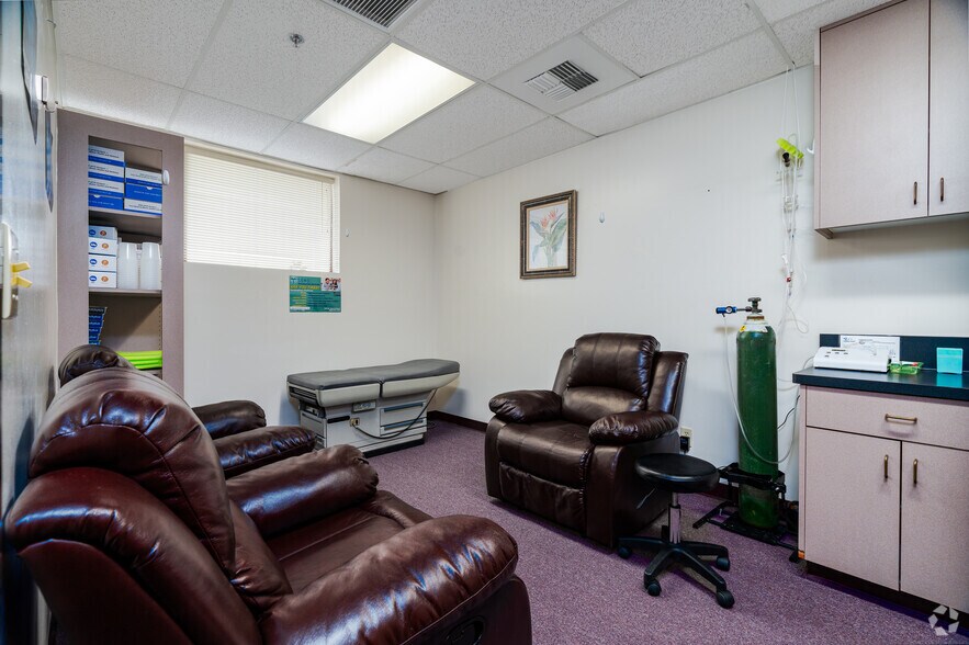 More Photos Of 3550 Q St, Bakersfield Medical For Sale