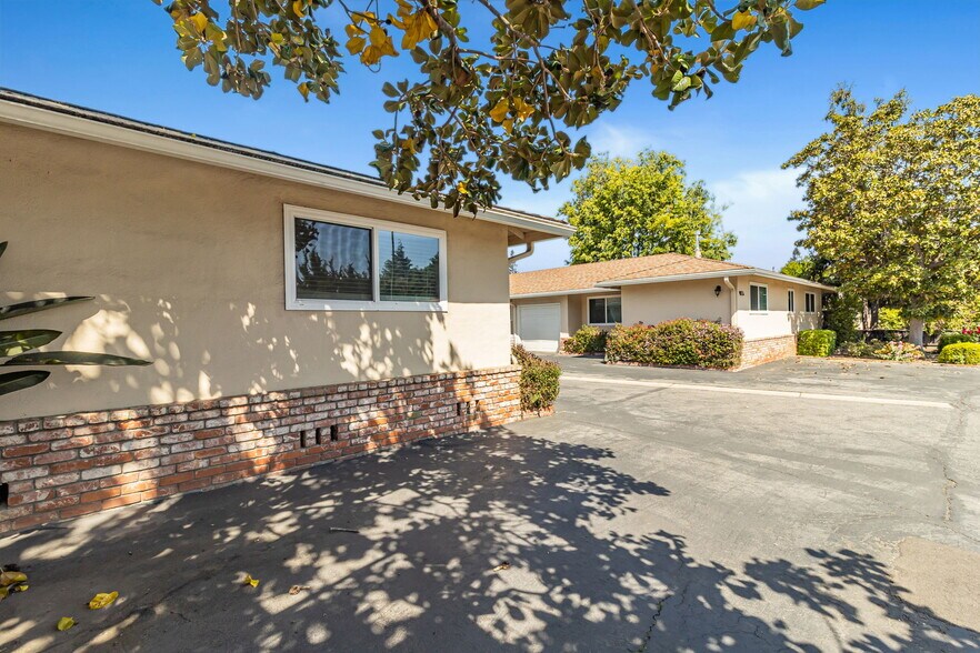 More Photos Of 1120 Bonita Ave, Mountain View Apartments For Sale