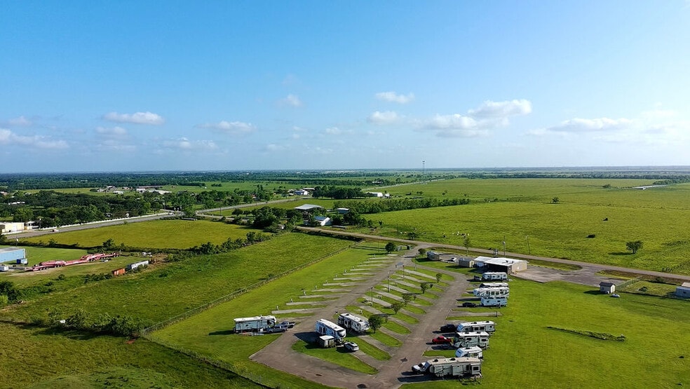 More Photos Of 24313 County Rd 46, Angleton Trailer Camper Park For Sale