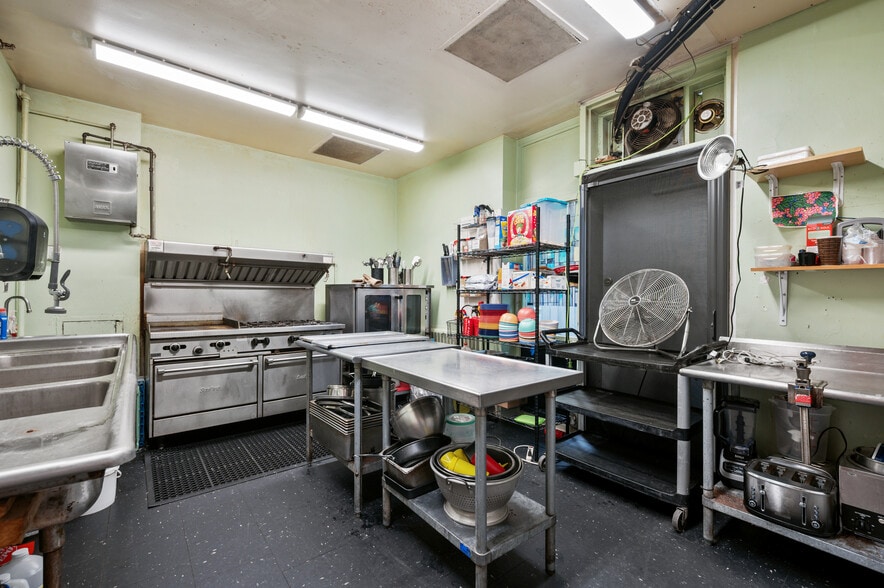 More Photos Of 123 Hamilton Ave, Turtle Creek Healthcare For Sale