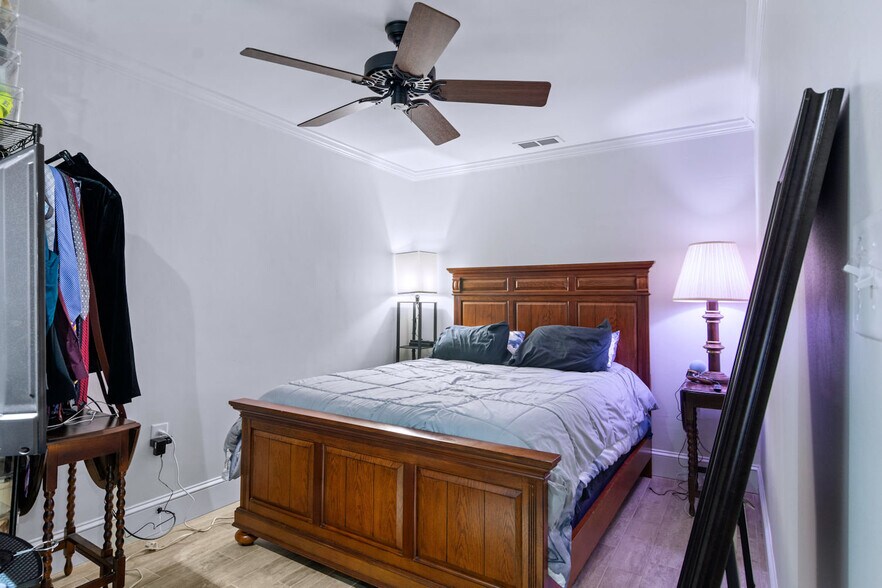 More Photos Of 2334 Lake Park Dr, Albany Office Residential For Sale