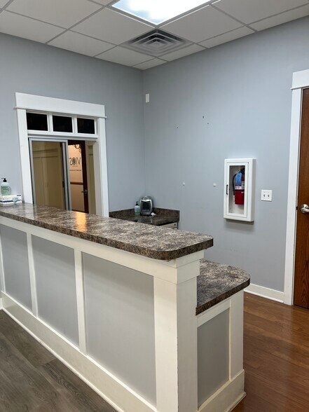 More Photos Of 2172 Blackberry Dr, Geneva Medical For Lease