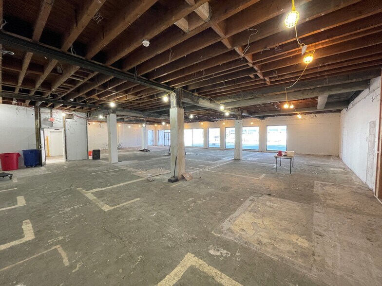 More Photos Of 222 Old Country Rd, Garden City Medical For Lease