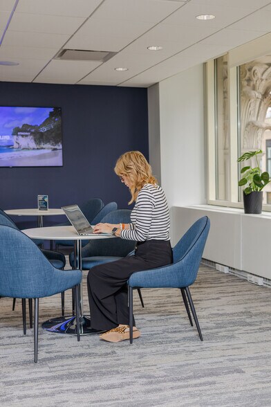 More Photos Of 605 N Michigan Ave, Chicago Coworking Space