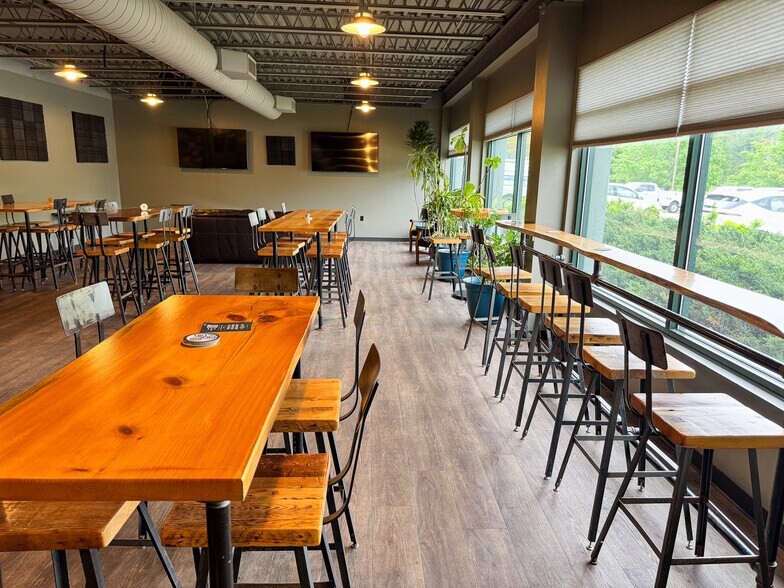 More Photos Of 740 Marshall Ave, Williston Warehouse For Lease