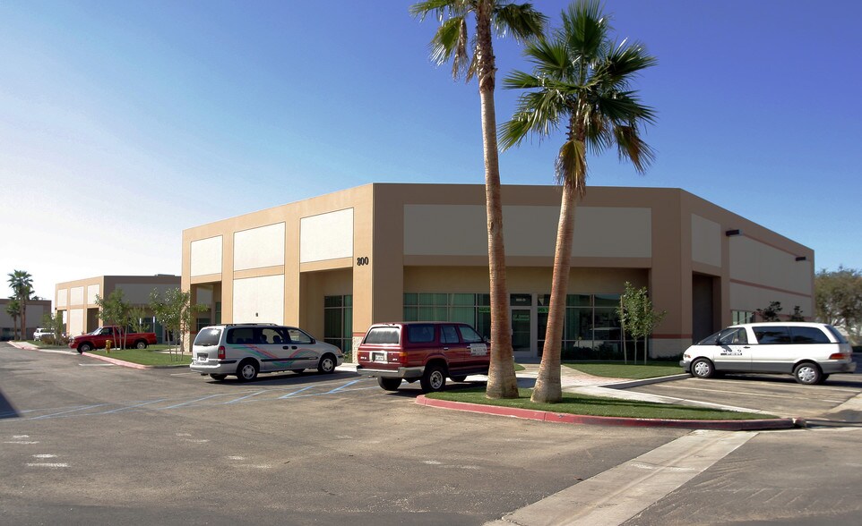 More Photos Of 800 S Rochester Ave, Ontario Warehouse For Lease