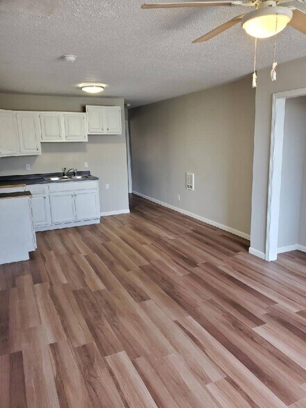 More Photos Of 1010-1028 S 14th St, New Castle Apartments For Sale