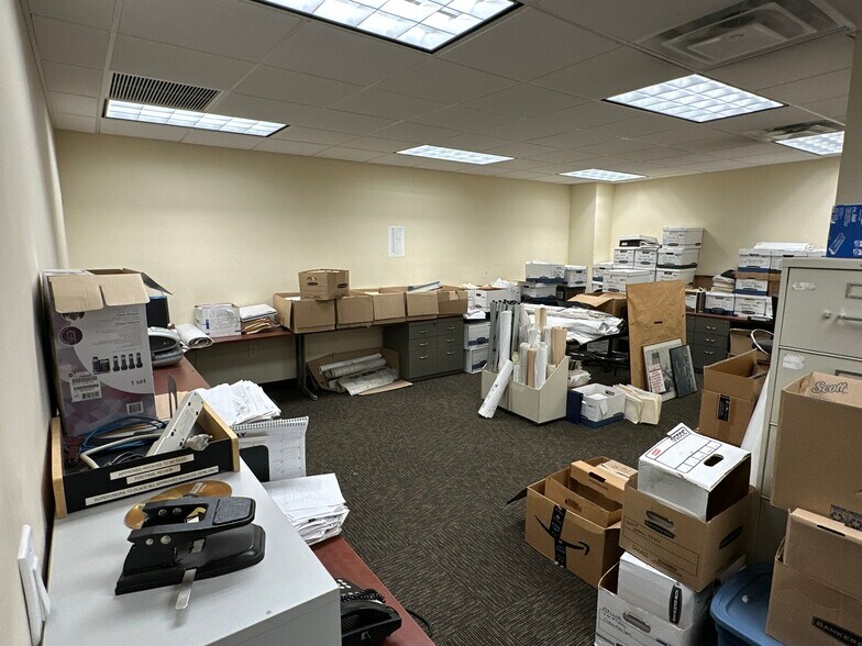 More Photos Of 46-27 54th Rd, Maspeth Industrial For Lease