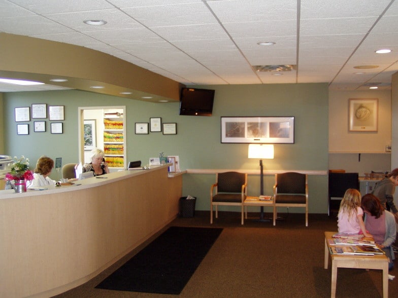 More Photos Of 2233 N Hamline Ave, Roseville Medical For Lease