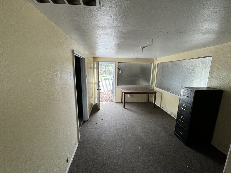 More Photos Of 40843 Highway 41, Oakhurst Auto Repair For Sale