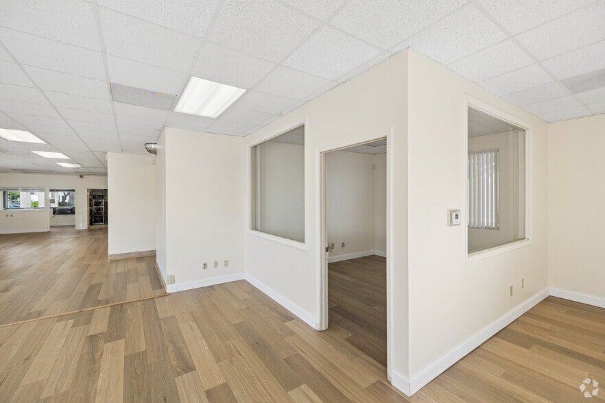 More Photos Of 5991 Anglers Ave, Fort Lauderdale Bank For Lease