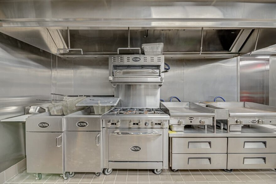 More Photos Of 11101 NW 27th Ave, Miami Restaurant For Sale