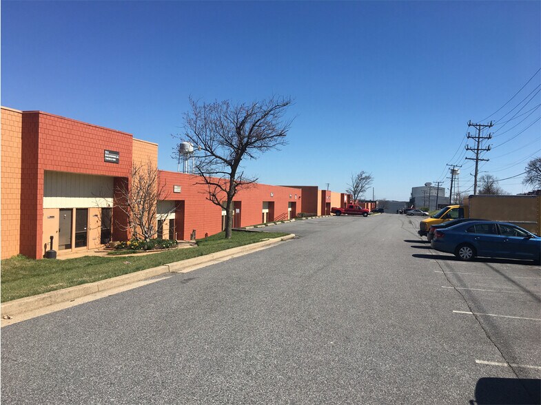 More Photos Of 7900-7996 E Baltimore St, Baltimore Flex For Lease