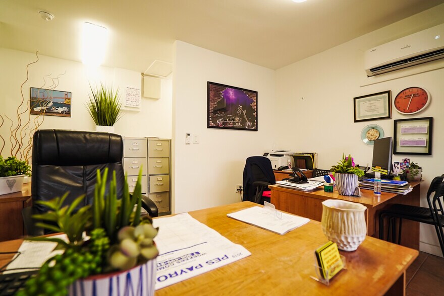 More Photos Of 221 E 9th St, Hialeah Office Residential For Sale