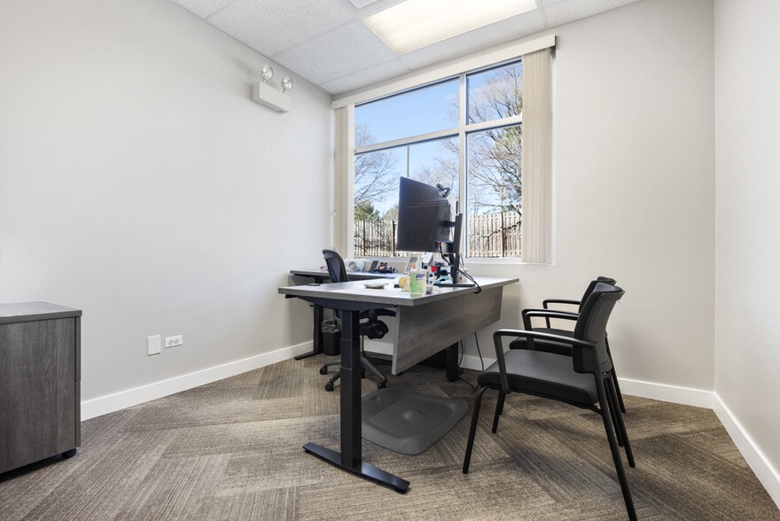 More Photos Of 1256 Waterford Dr, Aurora Medical For Sale