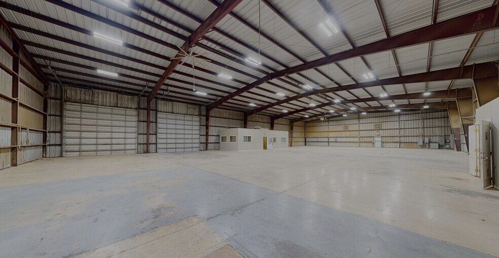 More Photos Of 5850 Cunningham Rd, Houston Unknown For Lease