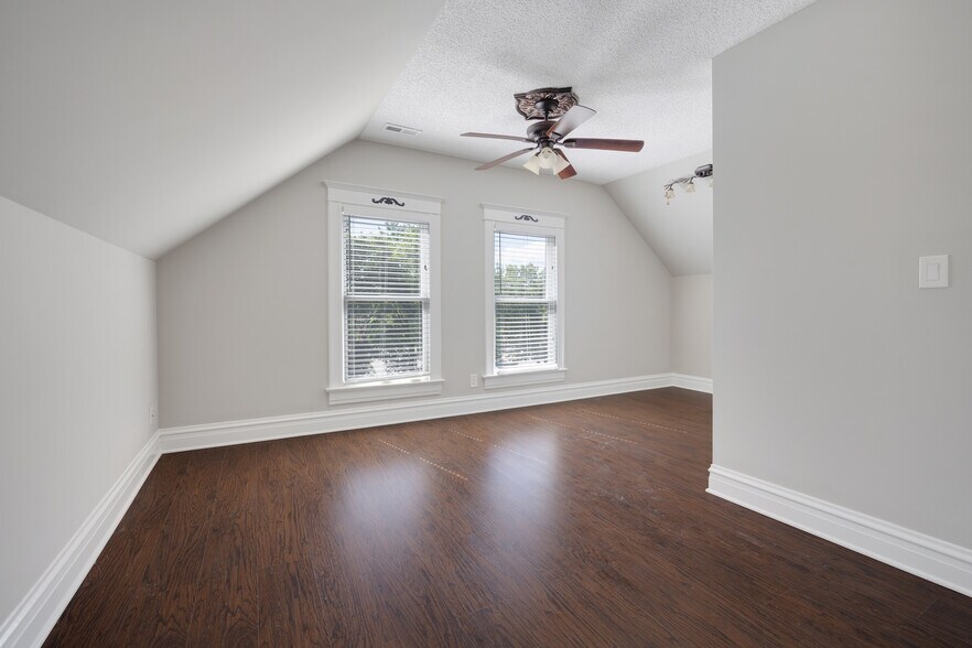 More Photos Of 121 N Washington St, Naperville Medical For Lease