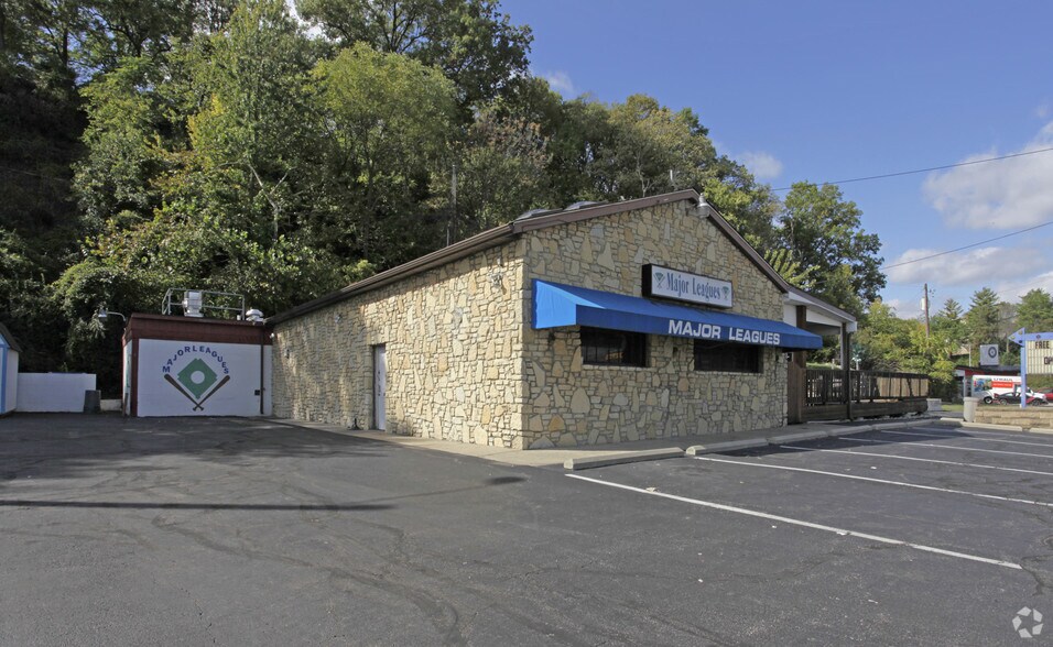 Primary Photo Of 611 Pyramid Hill Blvd, Hamilton Restaurant For Sale
