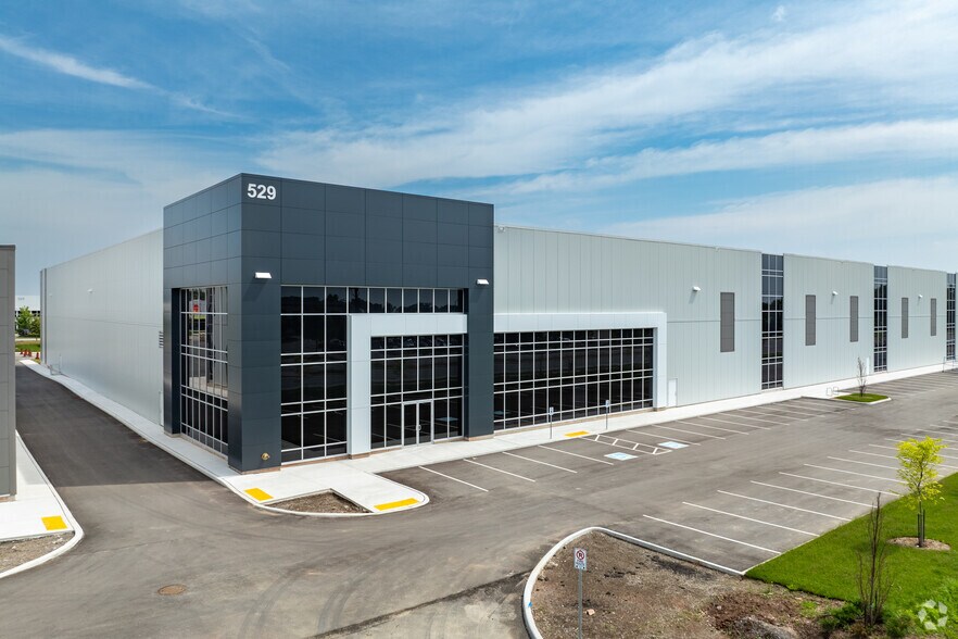 More Photos Of 529 Great Lakes Blvd, Oakville Unknown For Sale