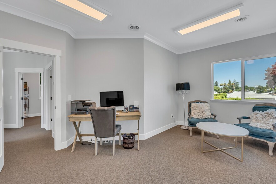 More Photos Of 160 Cherry Ave, Auburn Office Residential For Sale