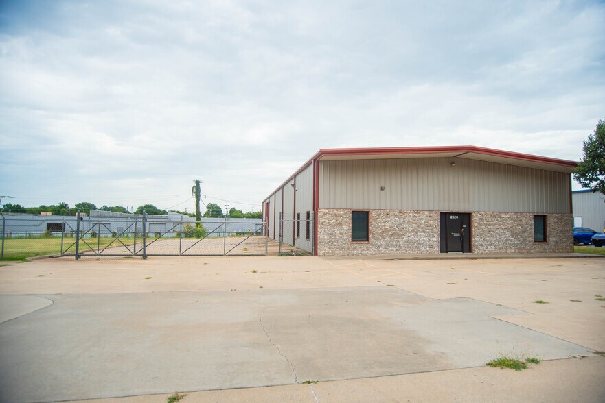 More Photos Of 2820 Global Pky, Midwest City Industrial For Sale