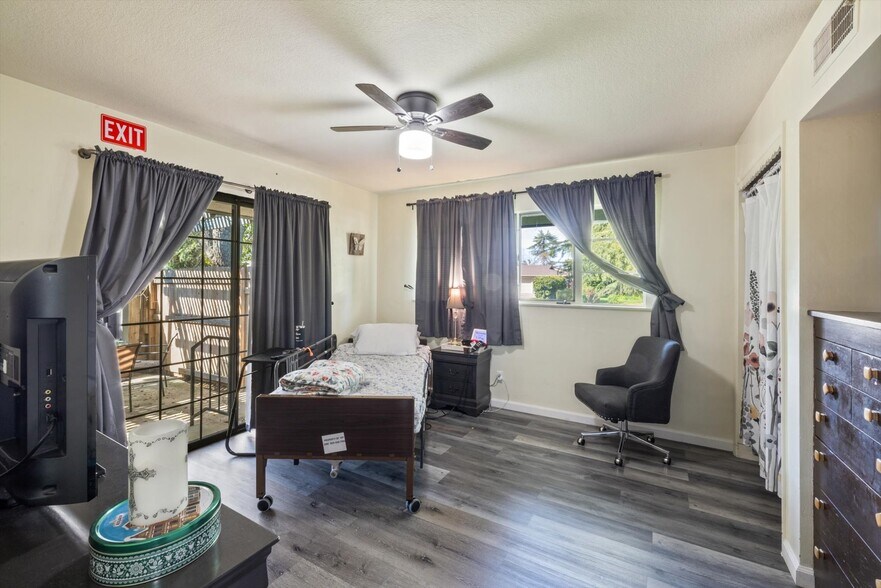 More Photos Of 1415 W Scott Ave, Fresno Assisted Living For Sale