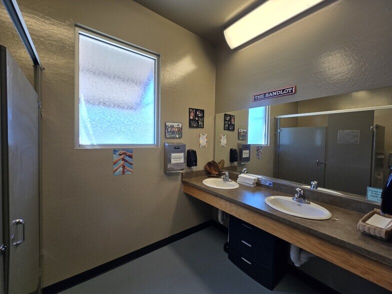 More Photos Of 2555 N Crownpointe Dr, Prescott Valley Freestanding For Sale